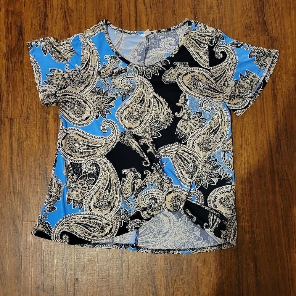 C EST 1946 size medium 21in across chest